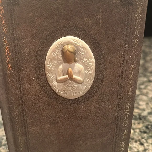 Willow Tree Tall Carved Figure Love of Nature - Picture 4 of 9